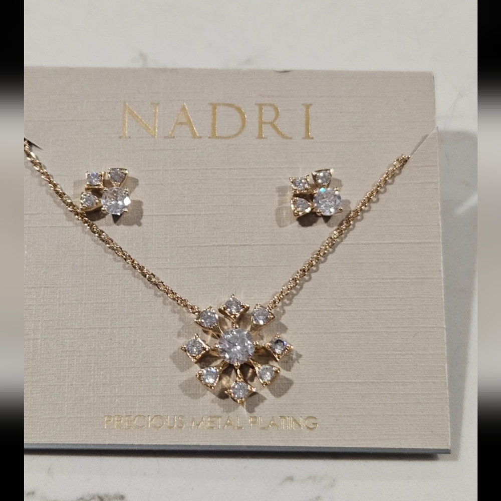 Nadri Snowflake Cluster Set